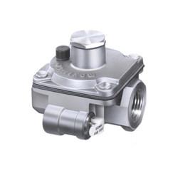 Maxitrol RV20L-3/8 3/8" Poppet Style Gas Regulator w/ Vent Limiting Orifice 